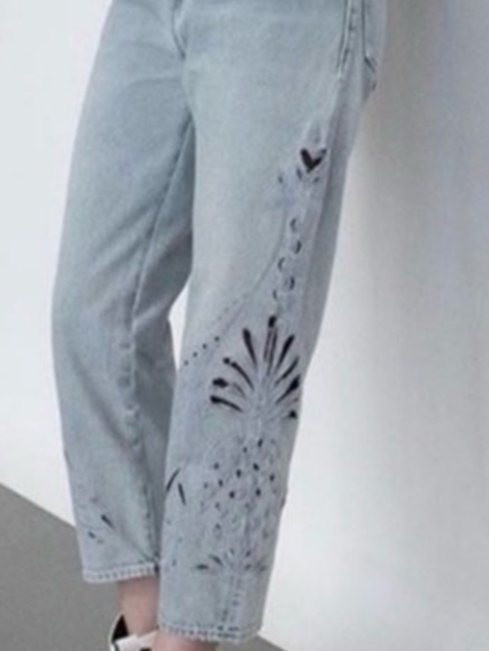 LEVI’S Made & Crafted Embroidered Barrel Crop Jeans